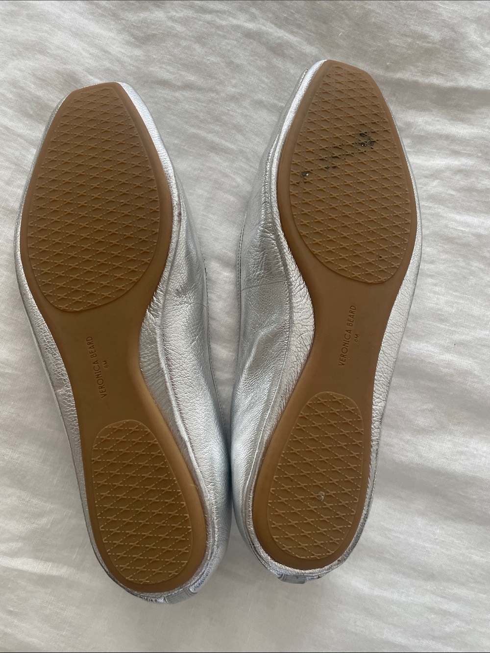 NWOT Veronica Beard Beatrix Ballet Flat in Silver - Picture 2 of 4